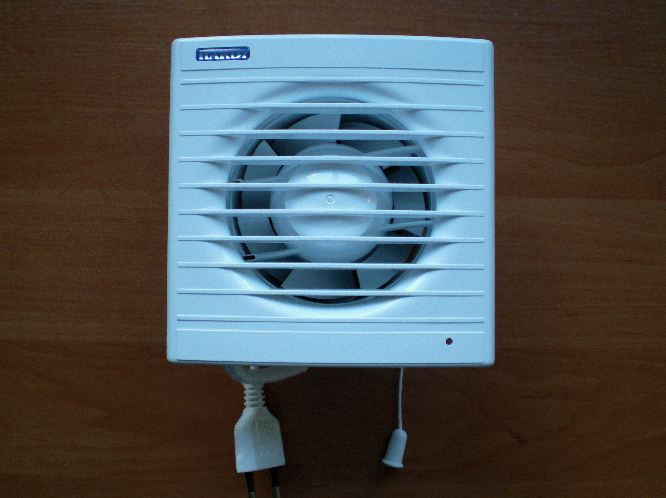 Ventilator z vrvico